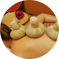 Aroma-Öl mit Kräutersäckchen Ganzkörper-Massage
